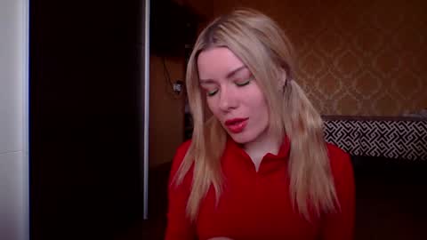 softy_aura online show from 04-28-26, 08:19