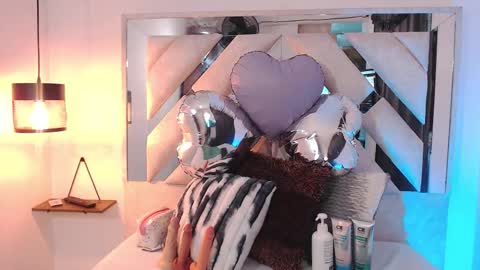    online show from 02-02-26, 12:15