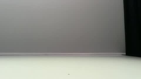Snapshot of sola_2 chatting on 06-18-26, 09:14 L4 online show from 06-18-26, 09:14