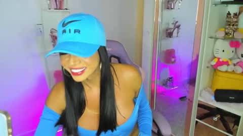 Snapshot of solange_koi chatting on 05-16-26, 05:37 instagram evalunavelez1. online show from 05-16-26, 05:37