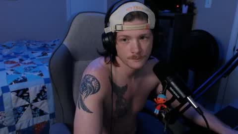 Snapshot of somethinqfunny chatting on 12-11-24, 03:56 Lover Boi online show from 12-11-24, 03:56