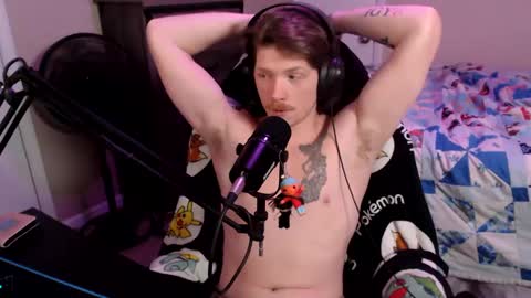 Snapshot of somethinqfunny chatting on 02-14-25, 02:28 Lover Boi online show from 02-14-25, 02:28