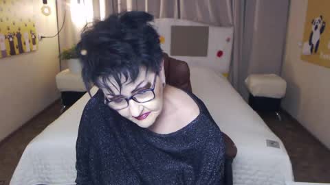 Snapshot of sondrariddle chatting on 05-28-26, 07:00 sondrariddle online show from 05-28-26, 07:00
