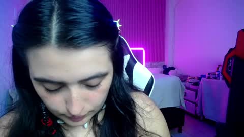 sonic_jess07 online show from 05-10-26, 12:38