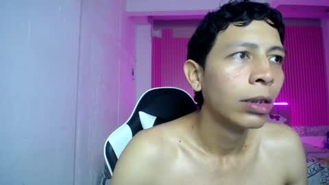 sonic_jess07 online show from 05-13-26, 08:23