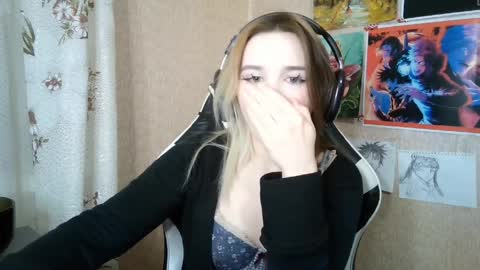 Mila online show from 04-12-26, 06:02