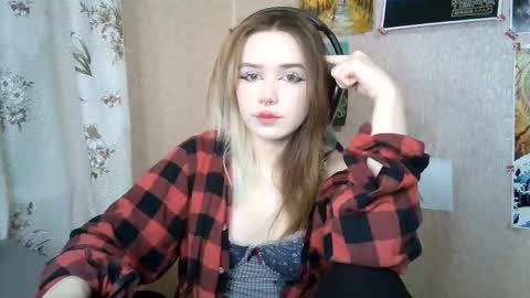 Snapshot of sonwosick chatting on 04-21-26, 05:17 Mila online show from 04-21-26, 05:17
