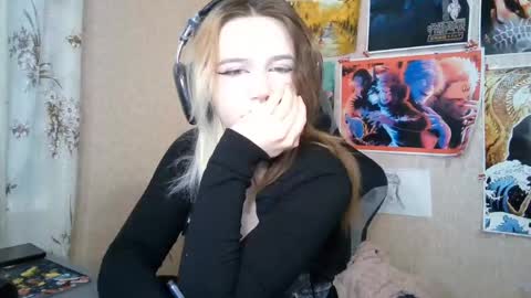 Snapshot of sonwosick chatting on 05-08-26, 04:23 Mila online show from 05-08-26, 04:23