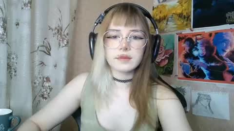 Snapshot of sonwosick chatting on 05-27-26, 04:15 Mila online show from 05-27-26, 04:15