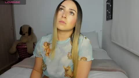 Snapshot of sophi_moreno chatting on 07-15-26, 02:28 Sofi online show from 07-15-26, 02:28