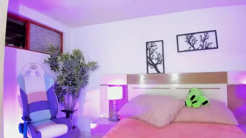 sophia_duarte_ online show from 05-25-26, 11:49