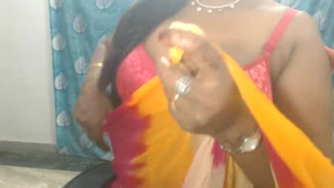 Snapshot of sophia_indian chatting on 06-26-26, 04:39 Sophia Tamil online show from 06-26-26, 04:39