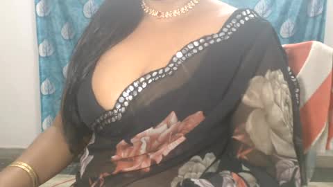 Snapshot of sophia_indian chatting on 07-13-26, 06:00 Sophia Tamil online show from 07-13-26, 06:00