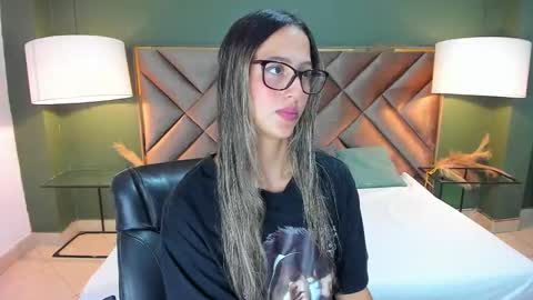 Snapshot of sophia_loreenn chatting on 01-16-26, 01:48 Sofia online show from 01-16-26, 01:48