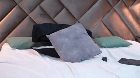 Snapshot of sophia_loreenn chatting on 04-15-26, 07:58 Sofia online show from 04-15-26, 07:58