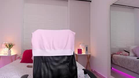  S O P H I A  online show from 03-28-26, 12:05