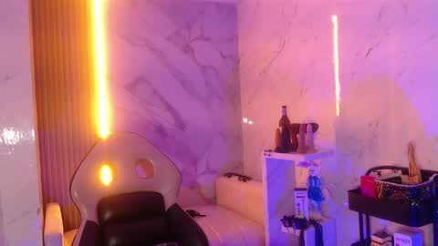 Snapshot of sophia_tf chatting on 04-25-26, 03:53 Sophia online show from 04-25-26, 03:53