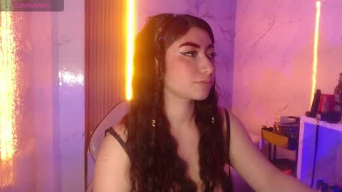 Snapshot of sophia_tf chatting on 05-13-26, 09:17 Sophia online show from 05-13-26, 09:17