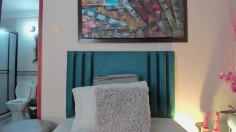 sophiacolliins online show from 09-13-25, 01:00