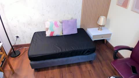 Sophia online show from 04-30-26, 12:00