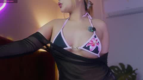 Sophia online show from 02-18-26, 01:40