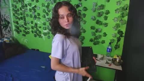 Snapshot of sophiamiller6 chatting on 07-08-26, 02:27 sophiamiller6 online show from 07-08-26, 02:27