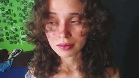 Snapshot of sophiamiller6 chatting on 07-12-26, 12:12 sophiamiller6 online show from 07-12-26, 12:12