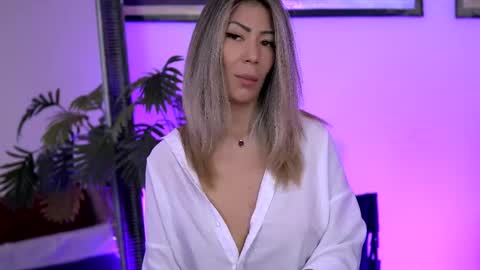 Sophie online show from 05-27-26, 01:35