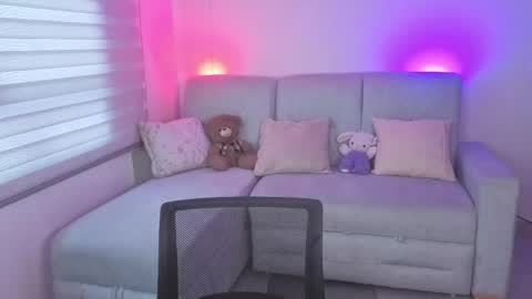 Snapshot of sophie_bbs chatting on 05-15-26, 02:35 Sophie online show from 05-15-26, 02:35