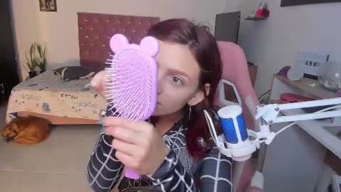 Snapshot of sophie_dolly_ chatting on 06-13-26, 12:08 sophie doll online show from 06-13-26, 12:08