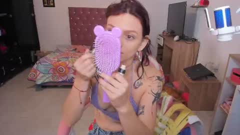 Snapshot of sophie_dolly_ chatting on 06-27-26, 06:46 sophie doll online show from 06-27-26, 06:46