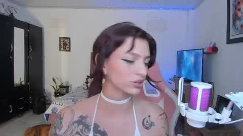 Snapshot of sophie_dolly_ chatting on 07-17-26, 12:50 sophie doll online show from 07-17-26, 12:50