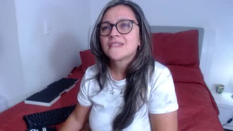 Snapshot of sophie_lopez1 chatting on 03-01-26, 03:08 Sofa online show from 03-01-26, 03:08