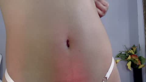 sophie_w1 online show from 06-24-26, 12:04