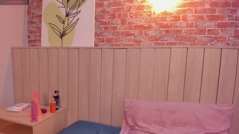 Sophie online show from 12-06-24, 03:22