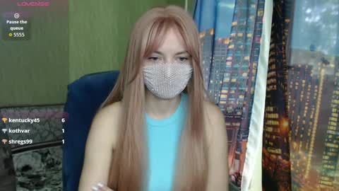 Sophie online show from 05-22-26, 07:37