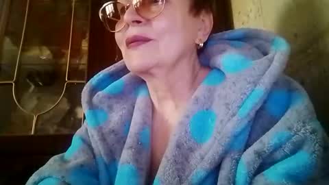 SophieBurnsX online show from 04-30-26, 09:37