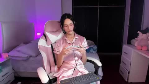    online show from 07-02-26, 03:23