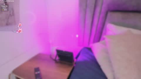Snapshot of sophiee_smith chatting on 06-25-26, 11:04 Sophie online show from 06-25-26, 11:04