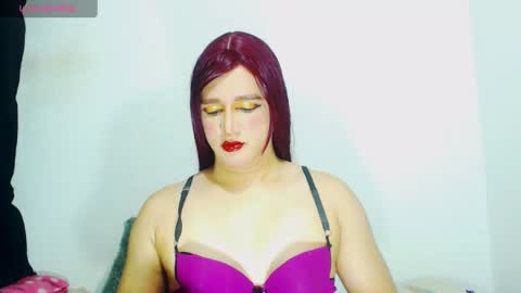 Snapshot of sophiehillsxo chatting on 05-16-26, 11:57 sophiehillsxo online show from 05-16-26, 11:57