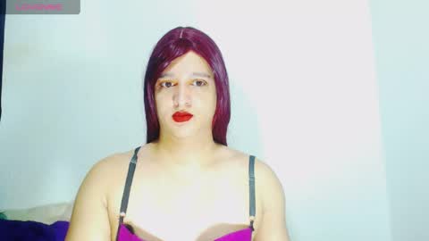 Snapshot of sophiehillsxo chatting on 05-23-26, 10:30 sophiehillsxo online show from 05-23-26, 10:30