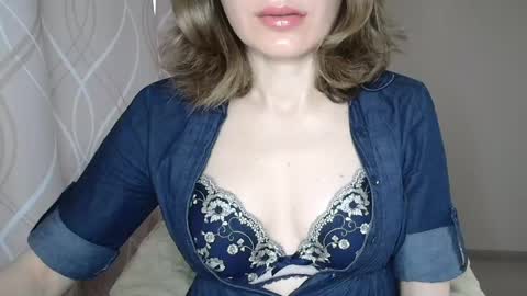 Sophiemisss online show from 05-17-26, 06:22