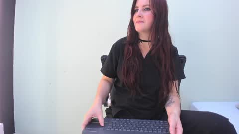 sophieturner_mg online show from 07-14-26, 07:08