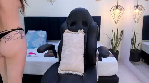 sophieturner_mg online show from 07-17-26, 07:08