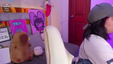 Snapshot of sophievv chatting on 12-21-25, 07:21 Sophie online show from 12-21-25, 07:21