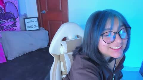 Snapshot of sophievv chatting on 02-04-26, 08:14 Sophie online show from 02-04-26, 08:14