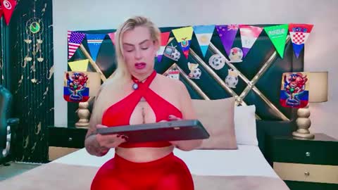 SophieWinslow online show from 07-17-26, 11:50