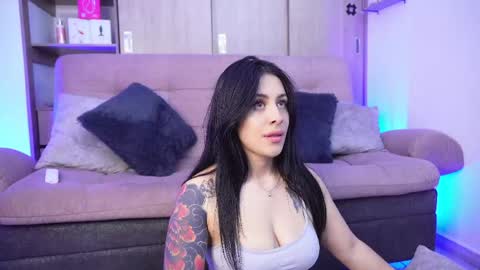 Snapshot of sophiiecums chatting on 05-15-26, 03:13 Sophiie online show from 05-15-26, 03:13