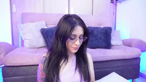 Snapshot of sophiiecums chatting on 05-20-26, 04:18 Sophiie online show from 05-20-26, 04:18