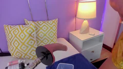 Sophy online show from 03-24-26, 11:48